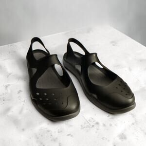 Crocs Swiftwater Wave Sandals Womens 9 Black Flats Water Slip-On Shoes